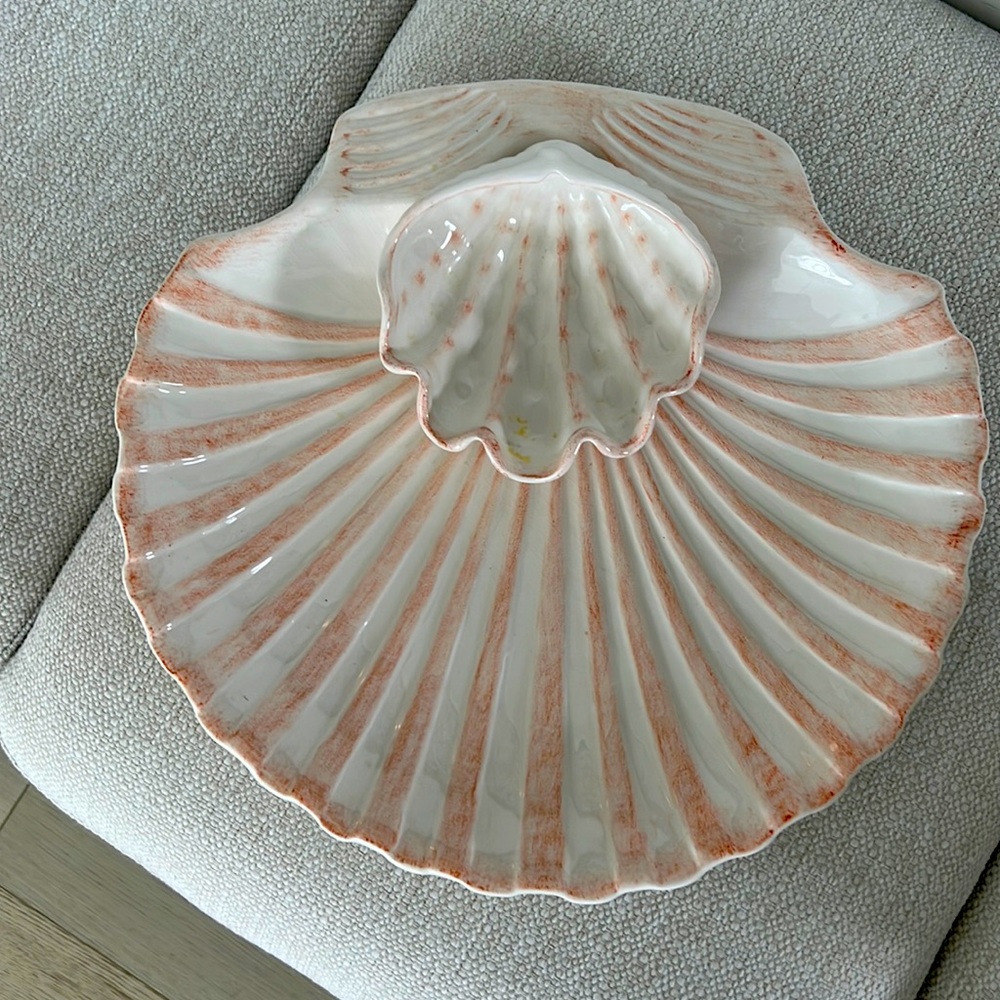 Ceramic shell shaped 2 piece serving dish